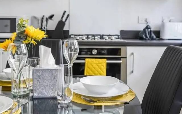 Livestay- Perfect For Contractors Luxury Apartment