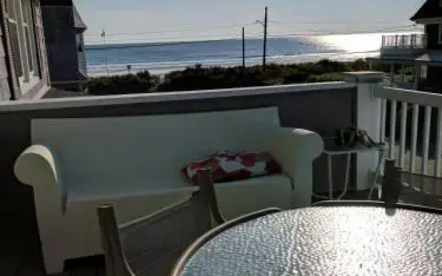 Modern Suites @ Nantasket Beach