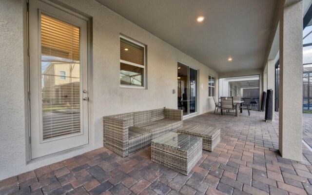 Family Paradise Space Themed Perfect Location