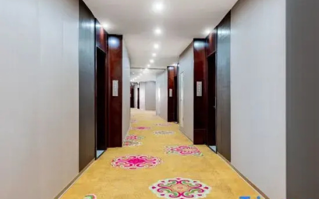 Merlinhod Zhonghua Hotel (Xilinhot Railway Station)