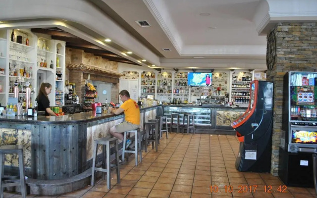 Hotel Restaurante Dama de Baza