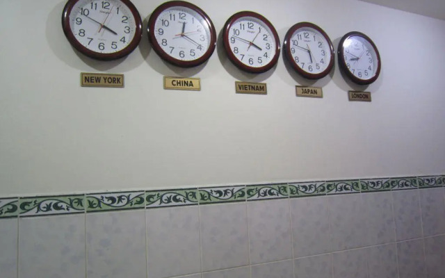 Around the World Hotel