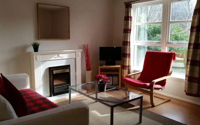 Jamaica Street Apartment