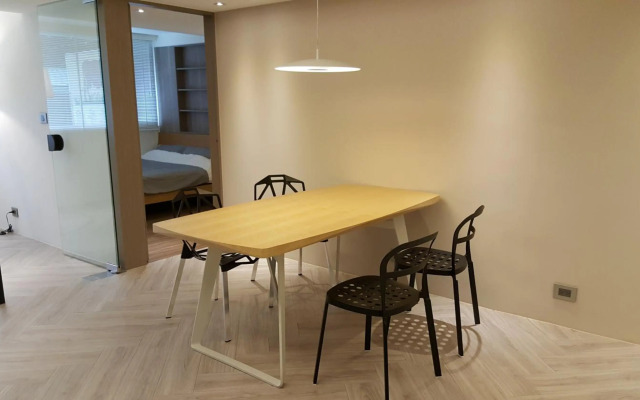 3 Bedrooms+1 Study room (Near Taipei 101 and MRT)