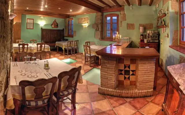 Bodegas de Arnés - Adults Only