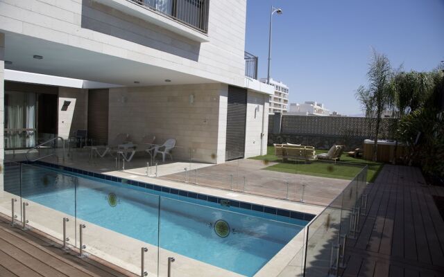 Ella Sun Eilat
