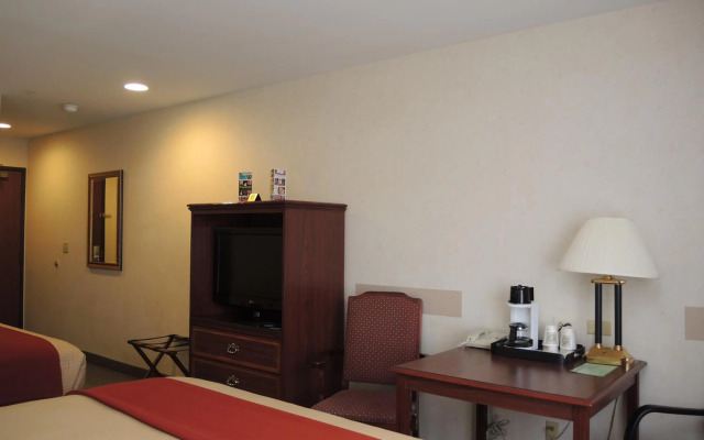 Evergreen Inn and Suites