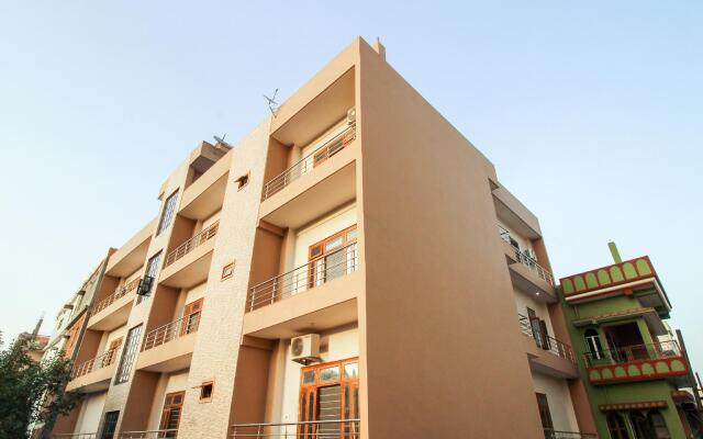 Capital O 41561 Hotel Paradise Residency