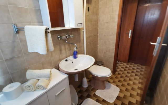 Srđan - 10 m From the Beach - A2