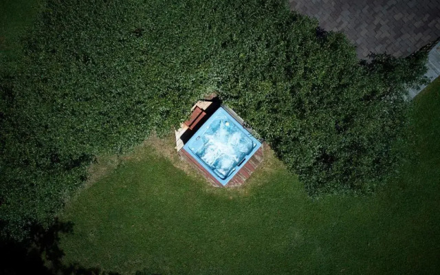 Creekwalk Inn Bed and Breakfast with Cabins