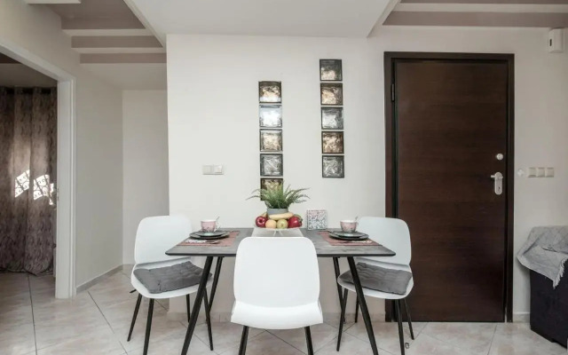 'The Ivory' House Project In Athens