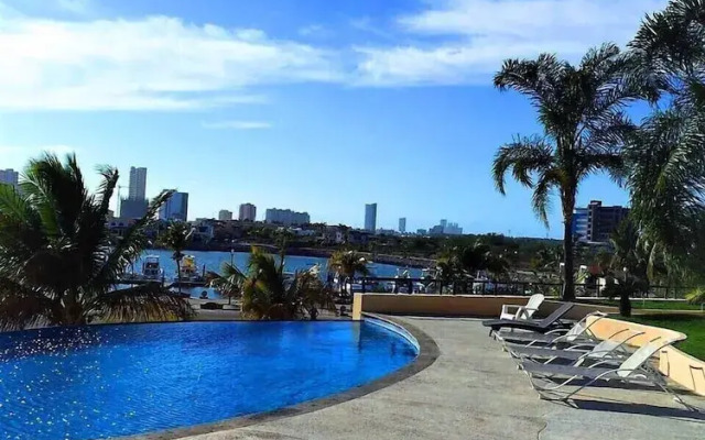 Condo Marina 303