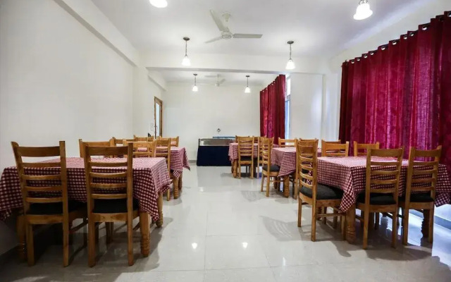 OYO 15074 Neha Regency