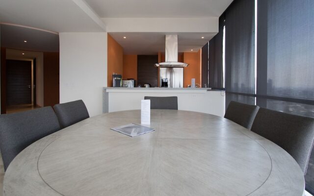 Miyana Amazing CityView Suite  by LiveMexicoCity