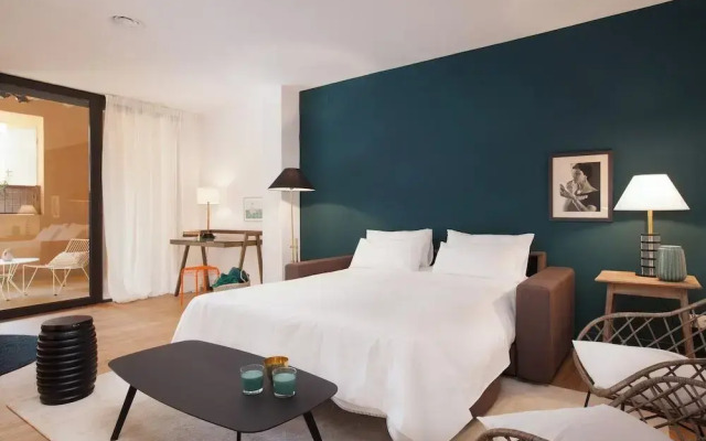 Sealona Center Apartments
