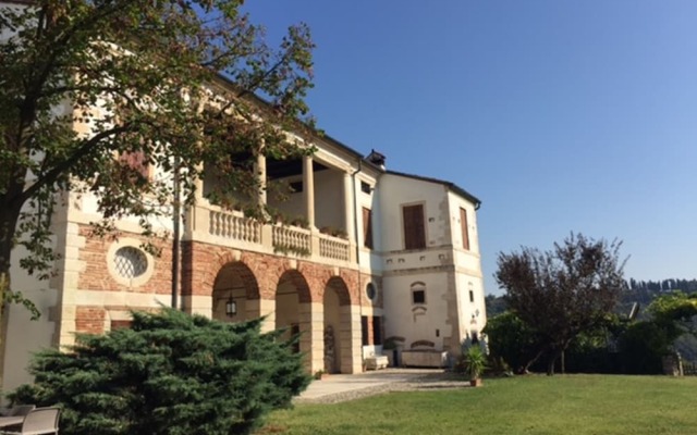 Relais Villa Gozzi B&B