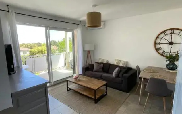 Bel appartement climatisé, vue mer