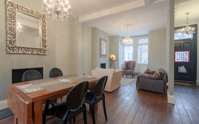 4 Bedroom Victorian House Near Notting Hill