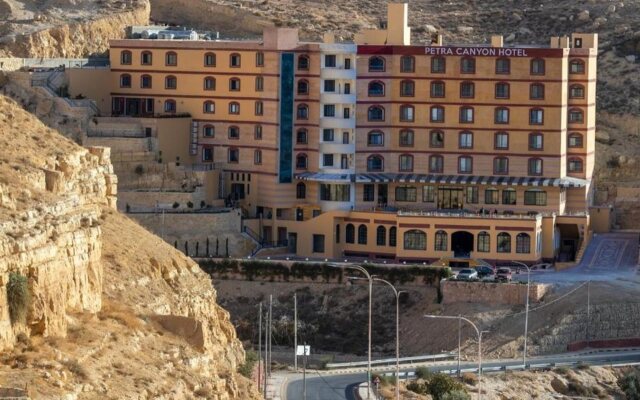 Petra Canyon Hotel