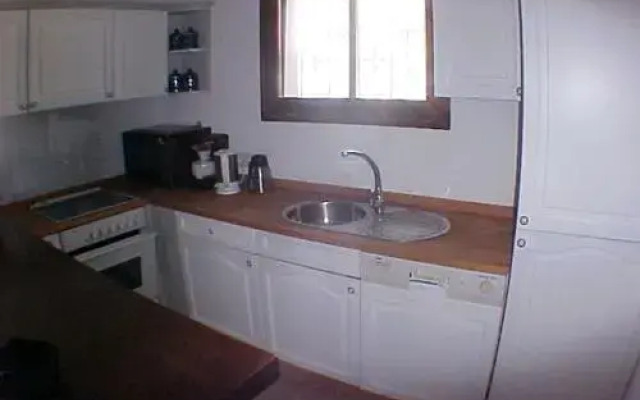 010 Segre Apt