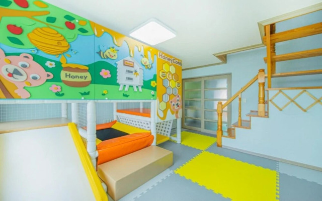 Geojae Mongdol Kids Pension