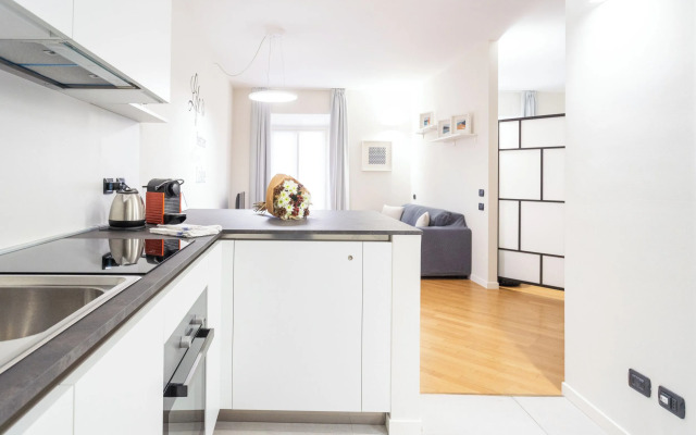 White Flat in Como City Center by Rent all Como