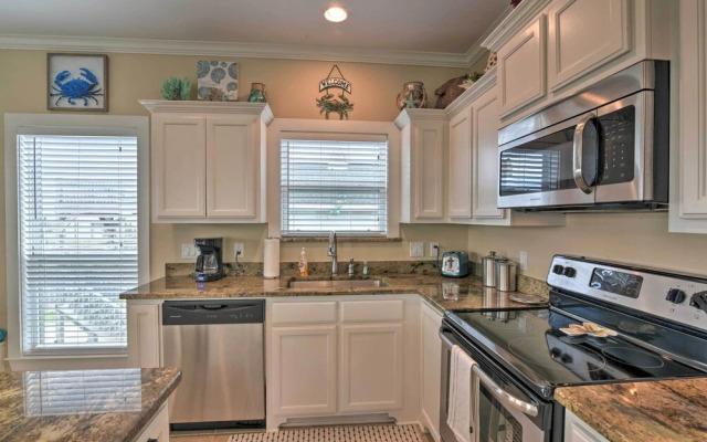 Ocean View & Grill: Crystal Beach Bungalow!