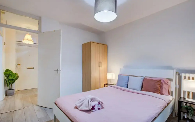Kilburn Private Family Apartment