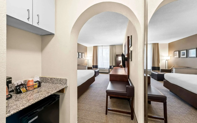 Comfort Inn & Suites Durham near Duke University