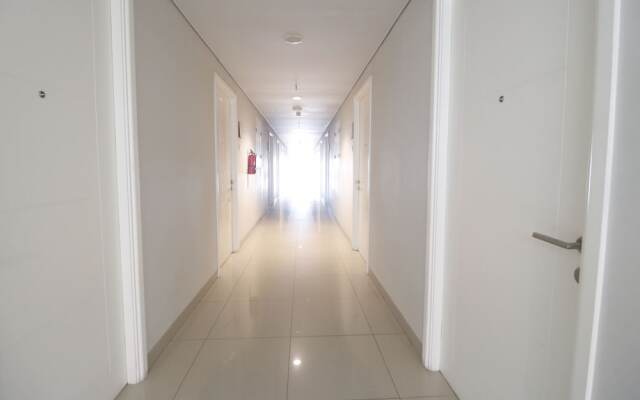 RedDoorz Apartment near Summarecon Mall Serpong