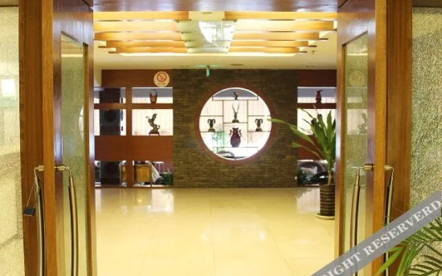 Qionglai Hotel
