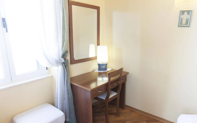 Hotel Peristil