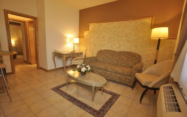 Maria Bonita Business Hotel & Suites