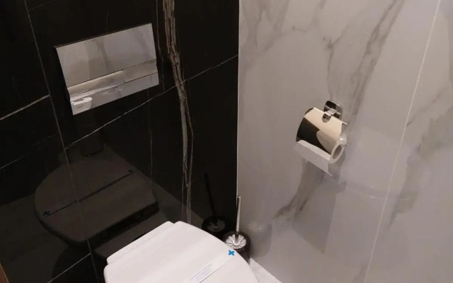 Silver Dawn Apartments