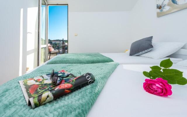 South Wind Apartments