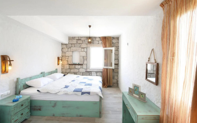 Monat Otel Alacati