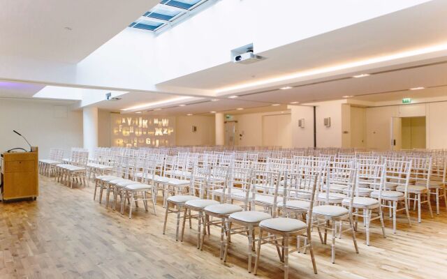 The Morrison Dublin, Curio Collection by Hilton