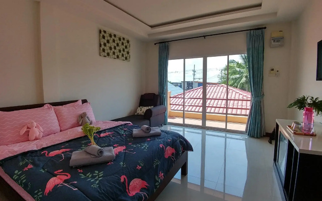 Koh Larn De Beach