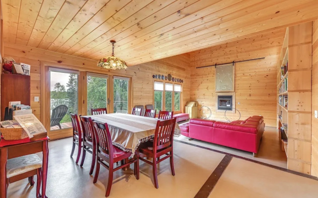 Spacious Soldotna Home w/ Mackey Lake Views!