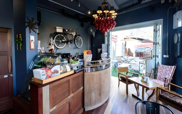 Rimrabeang Amphawa Cafe and Suite