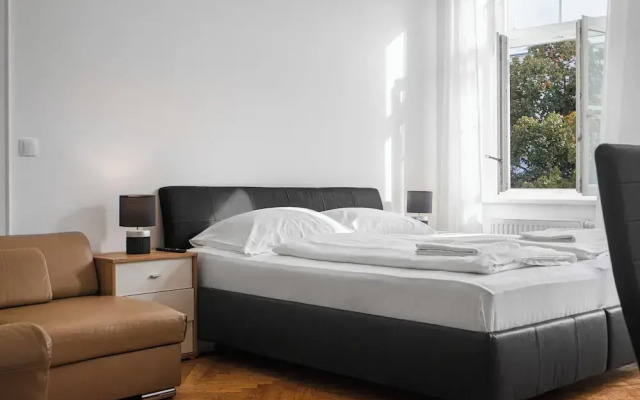 Perfect 7BR Stay Near Hauptbahnhof