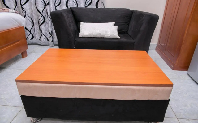Glitz Cloud 9 Suites
