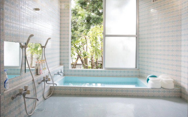 Atami Red House