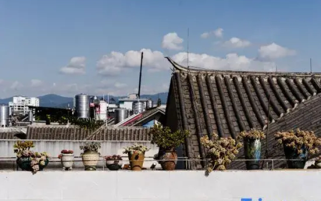 Pu'er Tea Town Inn