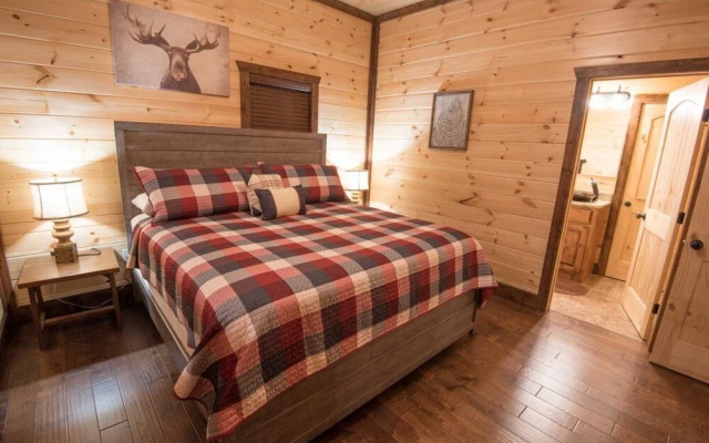 Simmer Down Lodge - 5 Br Cabin