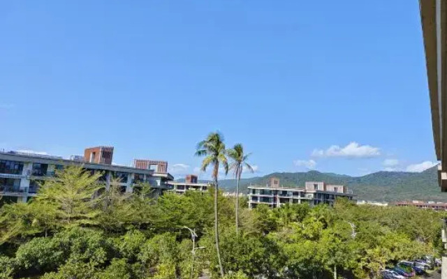 Annual Pool Holiday Apartment (Yalong Bay Branch)