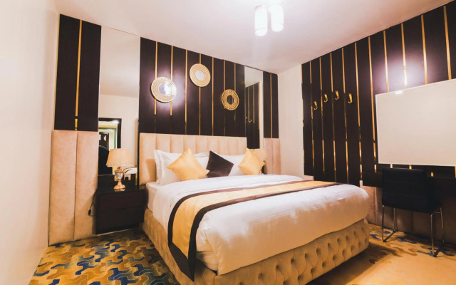 Golden Ship Hotel