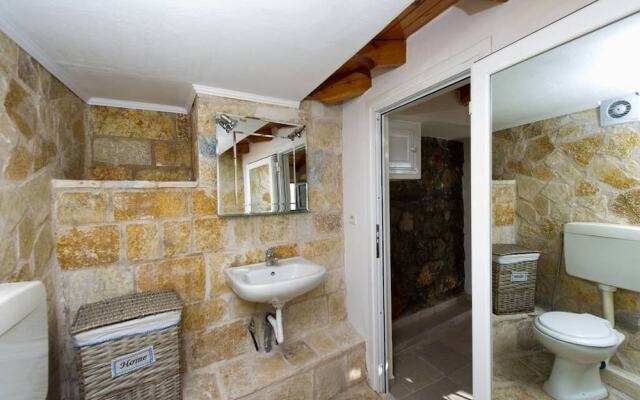 New Hope, studio with pool near the beach