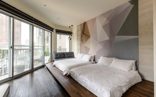 Treehouse Hostels