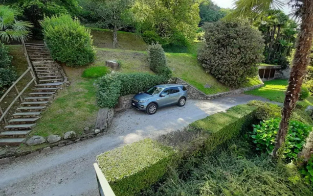 Appartamento GIOIOSA 2 con giardino e vista Lago Maggiore